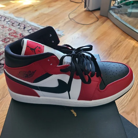 Chicago Mids Nike Air Jordan Retro Mid Chicago White Toe Red Black UK